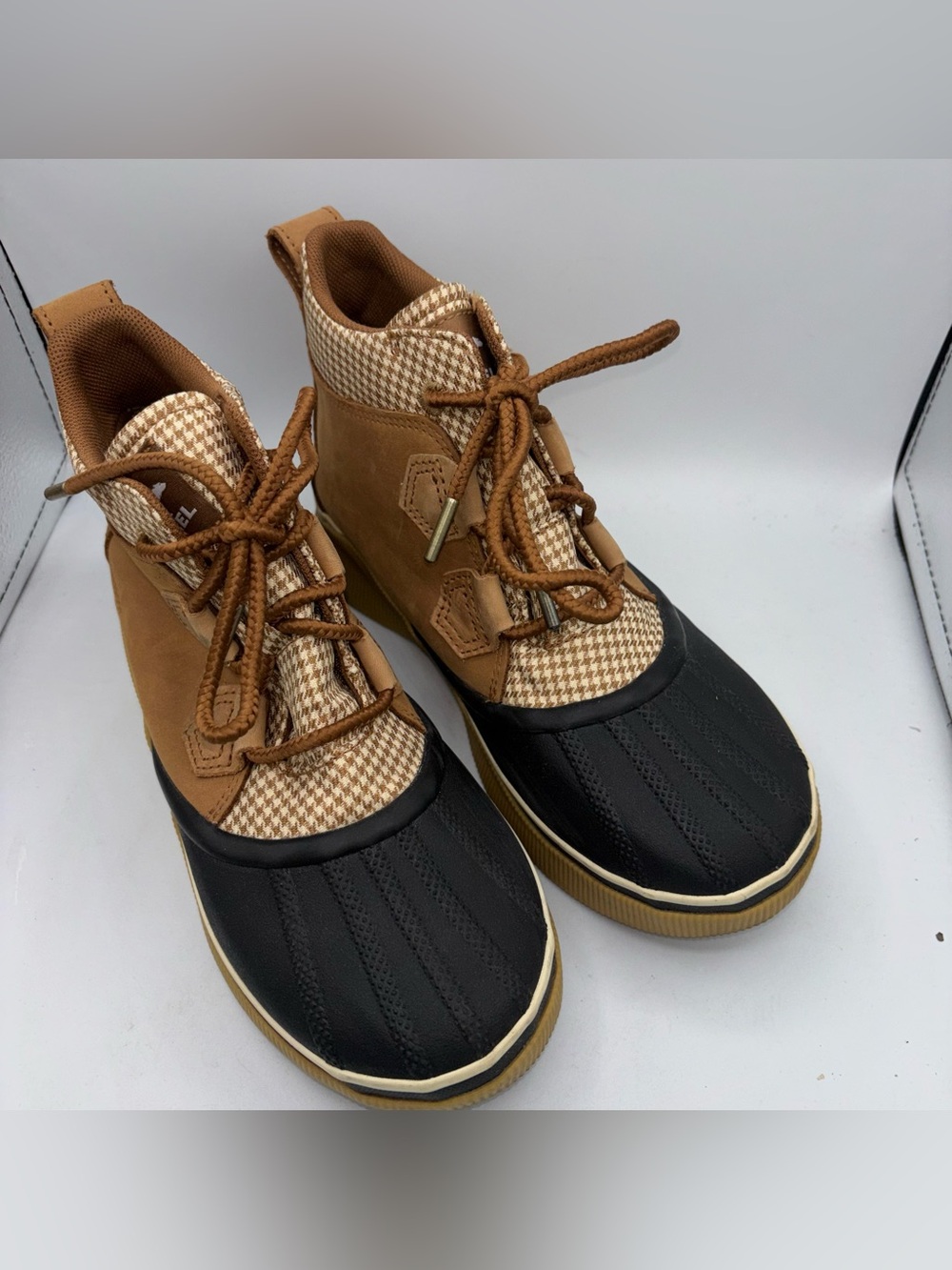Sorel Out N About IV Classic Waterproof Houndstooth Ankle Boots